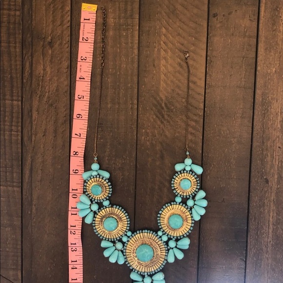 Faux turquoise statement necklace - Picture 7 of 8